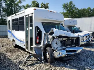 Ford Econoline 6.8L 10 2019