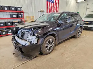 Toyota Highlander 3.5L 6 2021