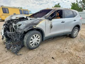 Nissan Rogue 2.5L 4 2016