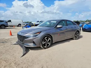Hyundai Elantra 2.0L 4 2023
