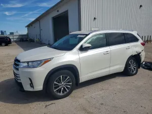 Toyota Highlander 3.5L 6 2017