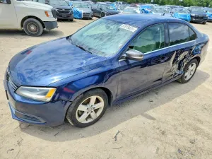 Volkswagen Jetta 2.0L 4 2013
