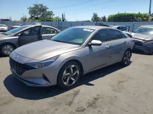 Hyundai Elantra 2.0L 4 2023