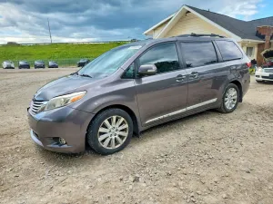Toyota Sienna 3.5L 6 2015
