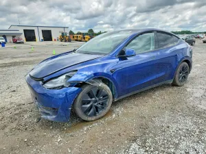 Tesla Model Y 2025