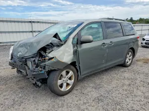 Toyota Sienna 3.5L 6 2011