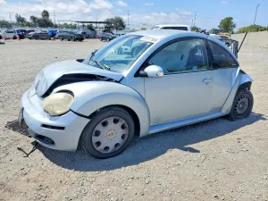 Volkswagen Beetle 2.5L 5 2010