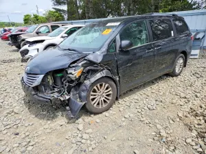 Toyota Sienna 3.5L 6 2015