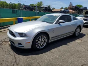 Ford Mustang 3.7L 6 2014