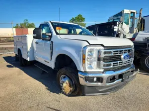 Ford F-350 6.7L 8 2024