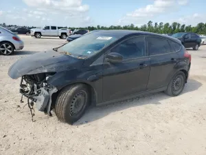 Ford Focus SE 2.0L 4 2012