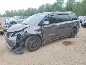 Toyota Sienna 3.5L 6 2014