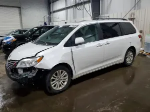 Toyota Sienna 3.5L 6 2015