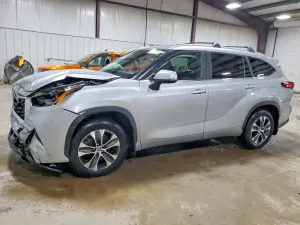 Toyota Highlander 2.4L 4 2023