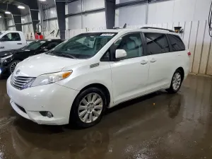 Toyota Sienna 3.5L 6 2013