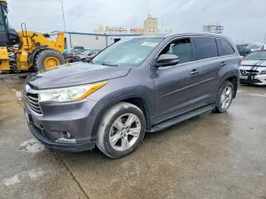 Toyota Highlander 3.5L 6 2015