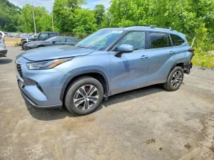 Toyota Highlander 2.4L 4 2024