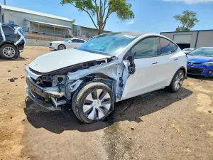 Tesla Model Y 2024