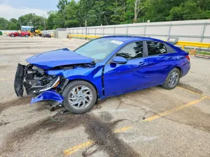 Hyundai Elantra 2.0L 4 2024