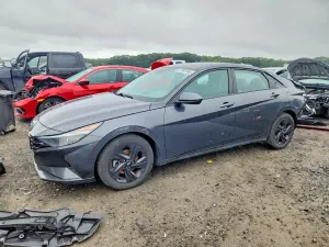 Hyundai Elantra 2.0L 4 2023