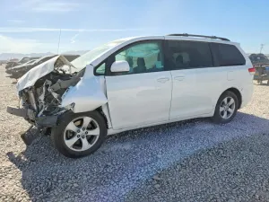 Toyota Sienna 3.5L 6 2011