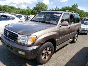 Toyota Land Cruiser 4.7L 8 2000