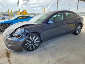 Tesla Model 3 2025