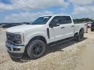 Ford F-250 6.8L 8 2025