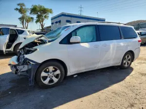 Toyota Sienna 3.5L 6 2014