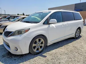 Toyota Sienna 3.5L 6 2012