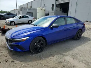 Hyundai Elantra 2.0L 4 2026