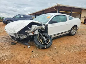Ford Mustang 3.7L 6 2012