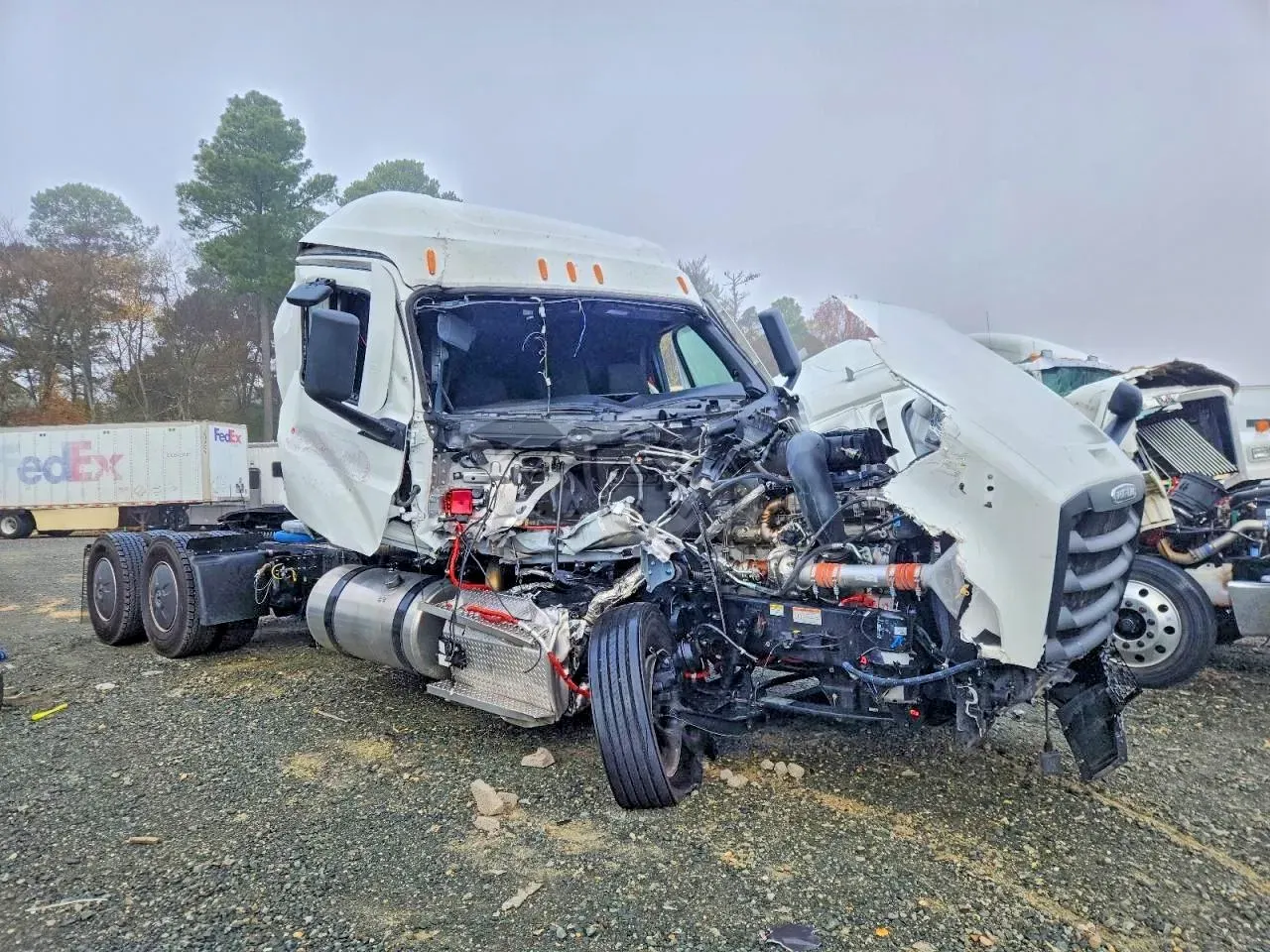 Freightliner Cascadia 12.8L 6 2026