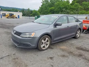 Volkswagen Jetta 2.0L 4 2014
