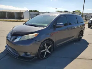 Toyota Sienna 3.5L 6 2011