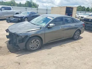Hyundai Elantra 2.0L 4 2024