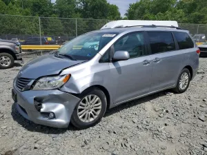 Toyota Sienna 3.5L 6 2011