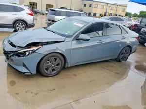 Hyundai Elantra 2.0L 4 2022