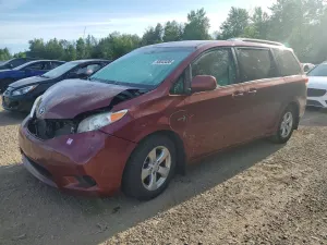 Toyota Sienna 3.5L 6 2014