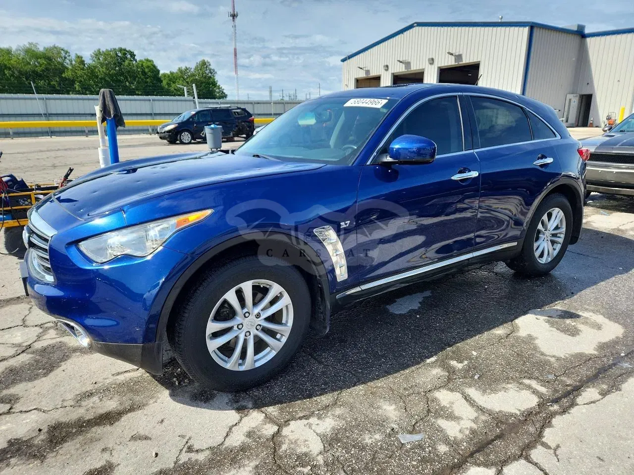 Infiniti QX70 3.7L 6 2015