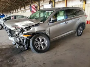 Toyota Highlander 3.5L 6 2015
