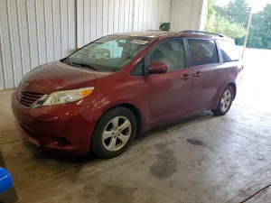 Toyota Sienna 3.5L 6 2016