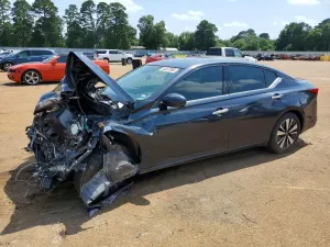 Nissan Altima 2.5L 4 2019
