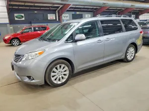 Toyota Sienna 3.5L 6 2013