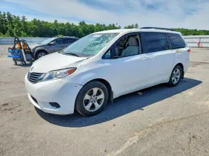 Toyota Sienna 3.5L 6 2011