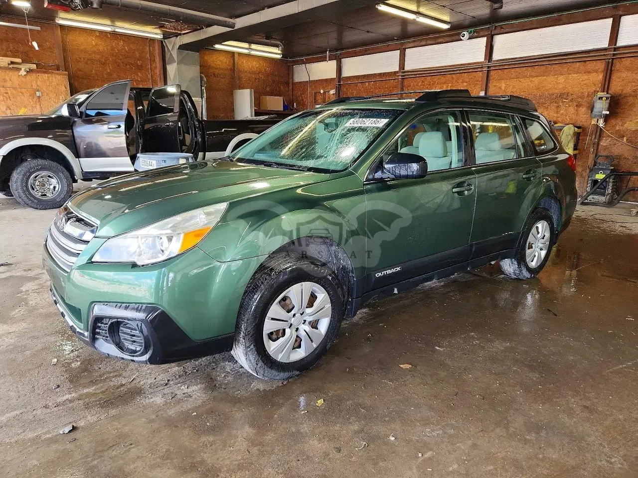 Subaru Outback 2.5L 4 2013