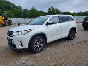 Toyota Highlander 3.5L 6 2017