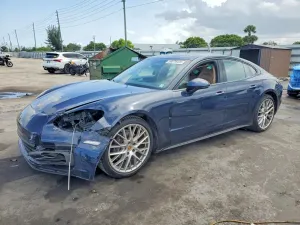 Porsche Panamera 3.0L 6 2020