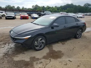 Hyundai Elantra 2.0L 4 2025