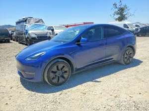 Tesla Model Y 2025